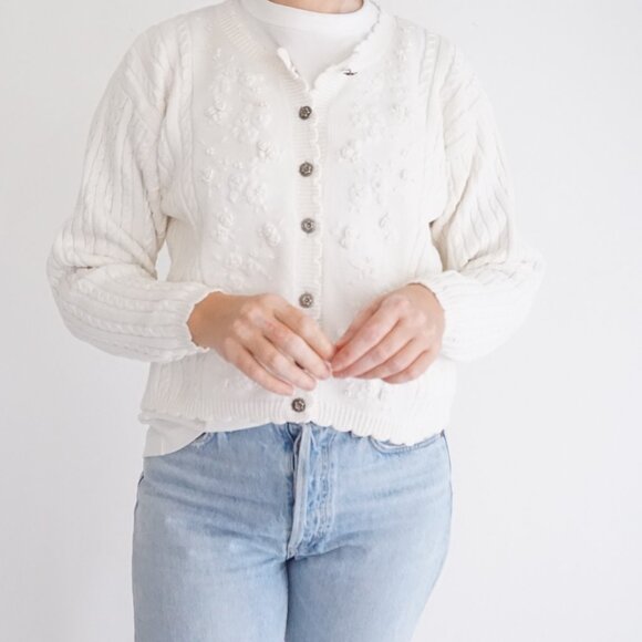 Northern Reflections White Knit Cardigan Floral Embroidered Grandmacore M Cotton - Picture 2 of 12
